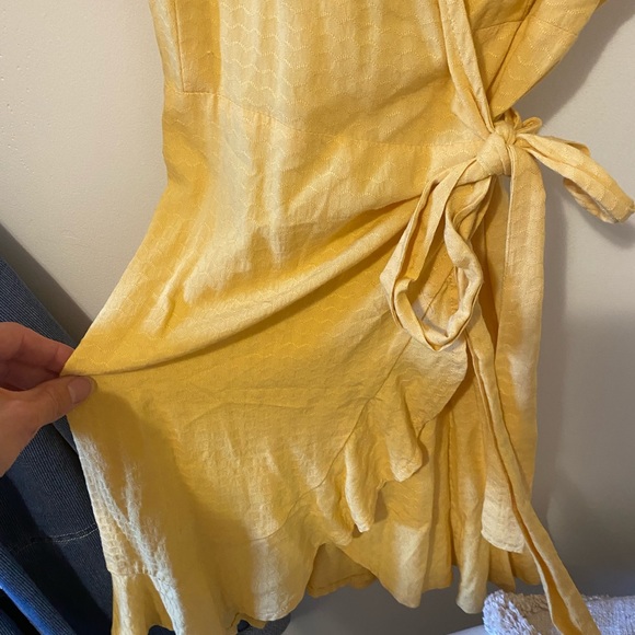 Yellow Sadie and Sage mini wrap dress! - Picture 3 of 4
